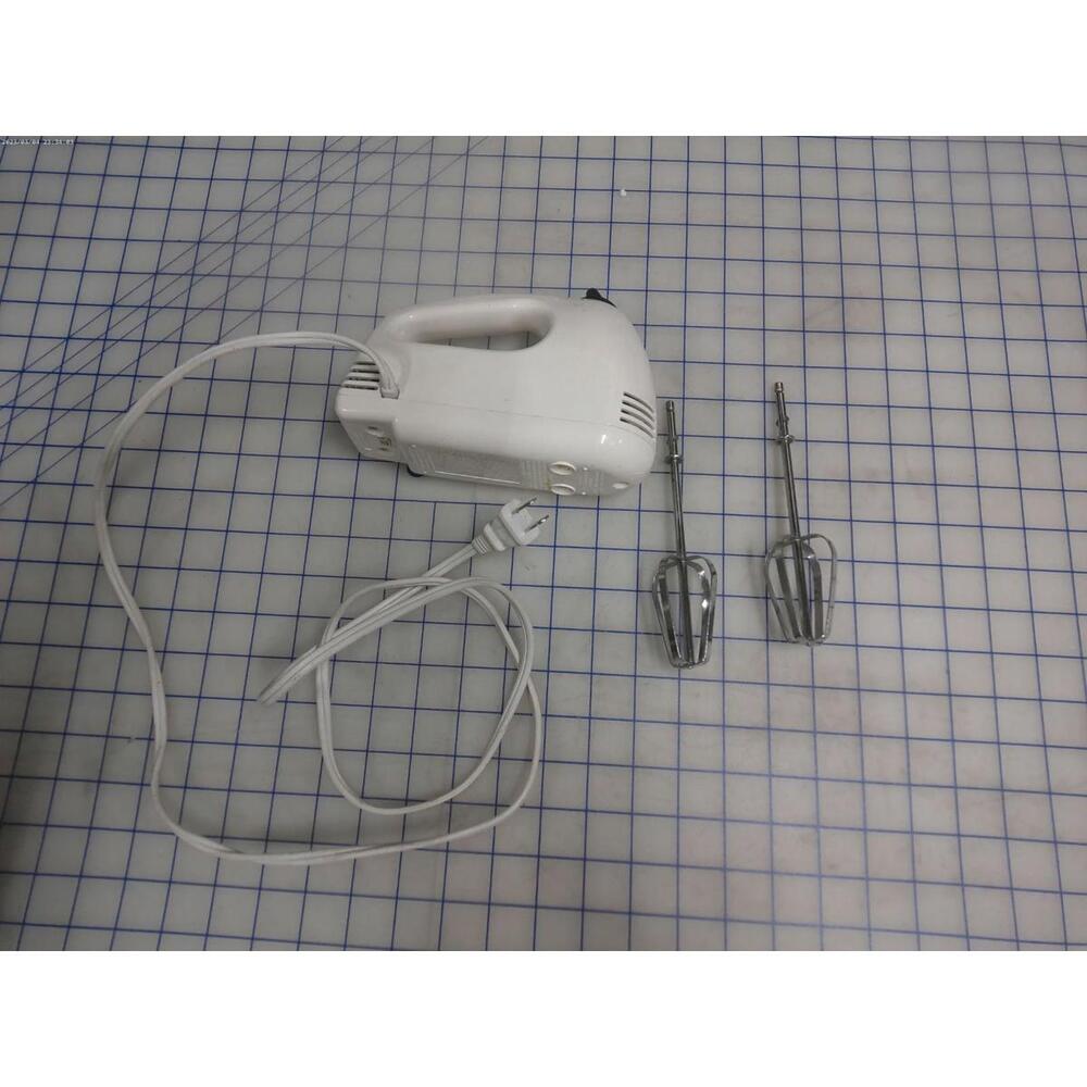Proctor Silex Easy Mix Mixer 62509RY White 5 Speeds Chrome Beaters 100 Watts